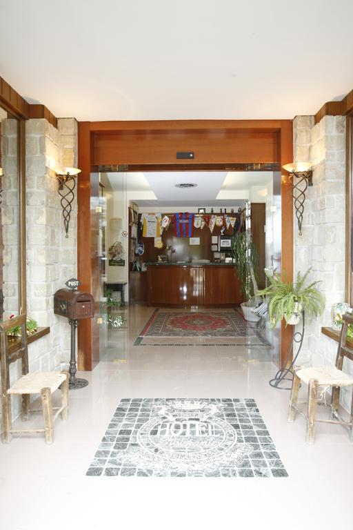 Hotel Tetto Delle Marche - Ristorante Dei Conti 3*