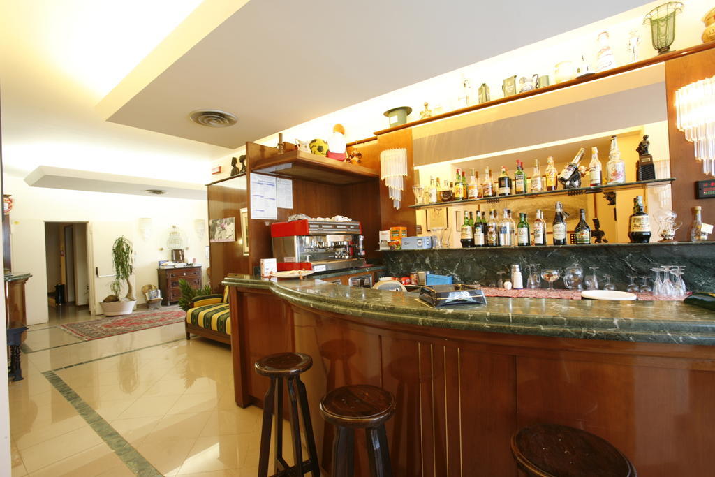 Hotel Tetto Delle Marche - Ristorante Dei Conti